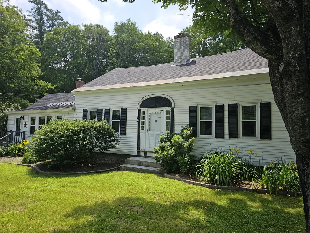 733 Waterville Road Skowhegan ME 04976