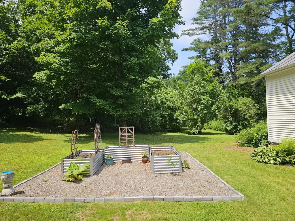 733 Waterville Road Skowhegan ME 04976