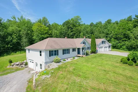 11 Charlie's Way Readfield ME 04355