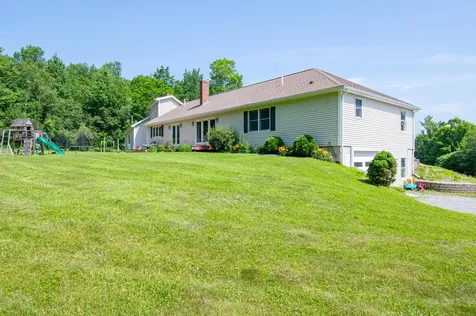 11 Charlie's Way Readfield ME 04355