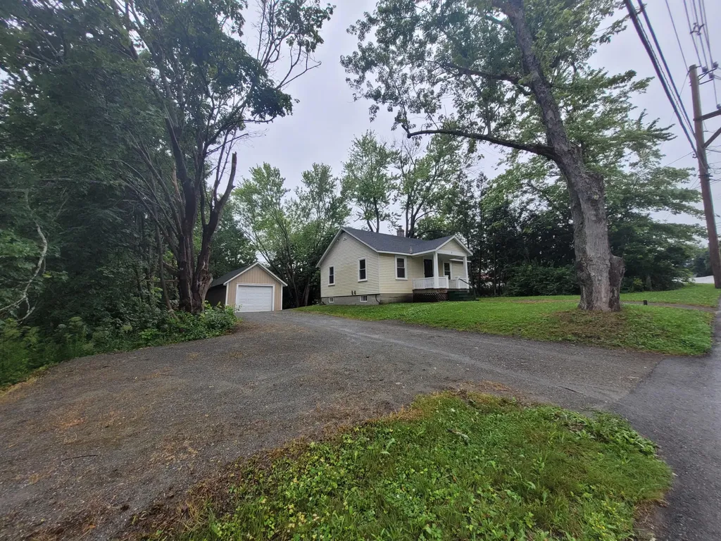 7 Island Avenue Orono ME 04473