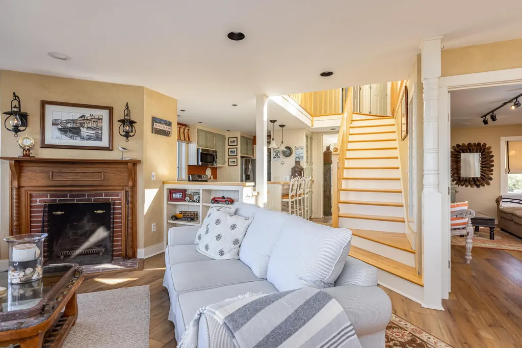 12 Beach Road Portland ME 04108