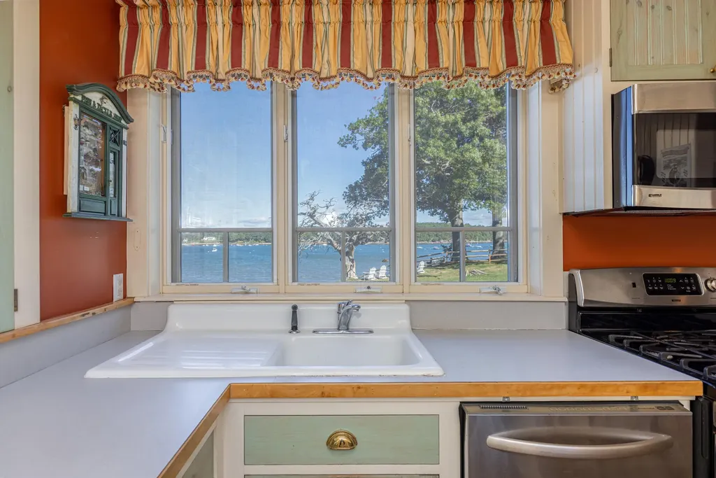 12 Beach Road Portland ME 04108