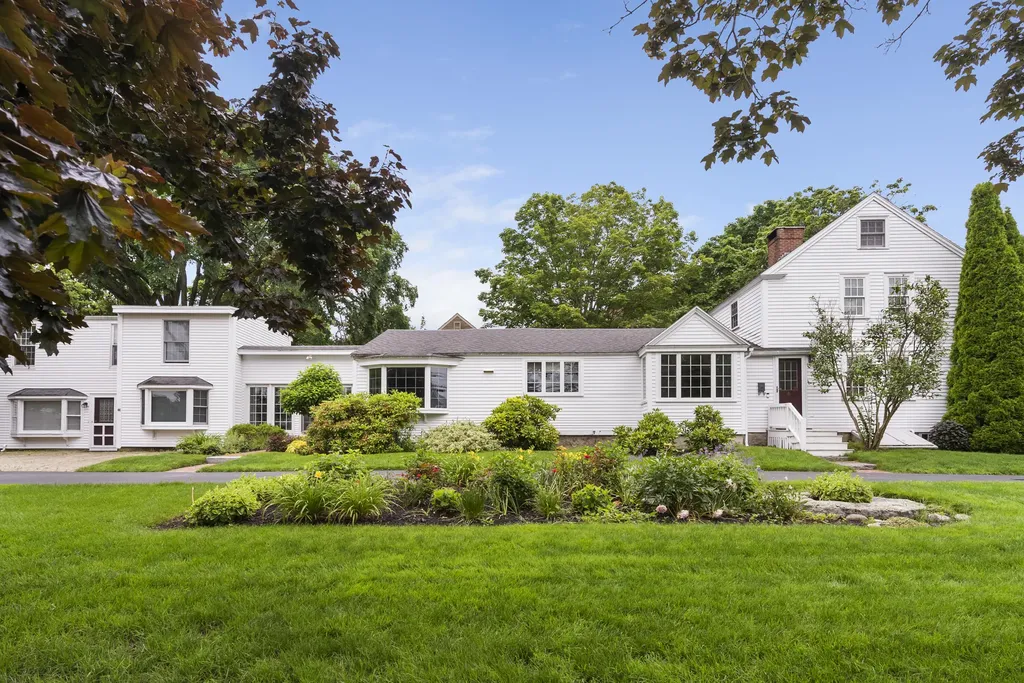 2 Pearl Street Kennebunkport ME 04046