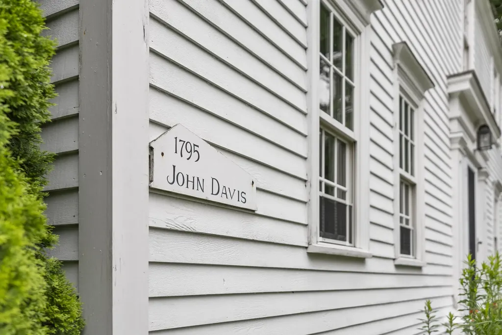 2 Pearl Street Kennebunkport ME 04046