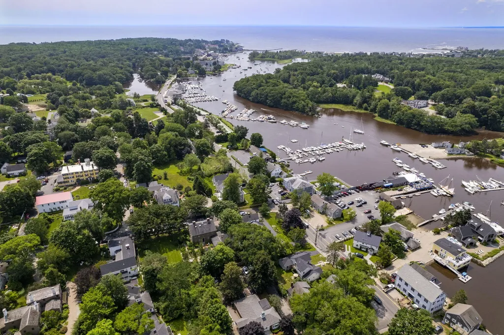 2 Pearl Street Kennebunkport ME 04046
