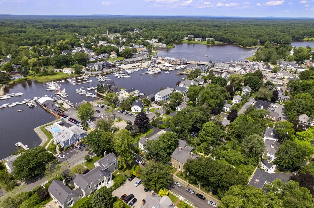 2 Pearl Street Kennebunkport ME 04046