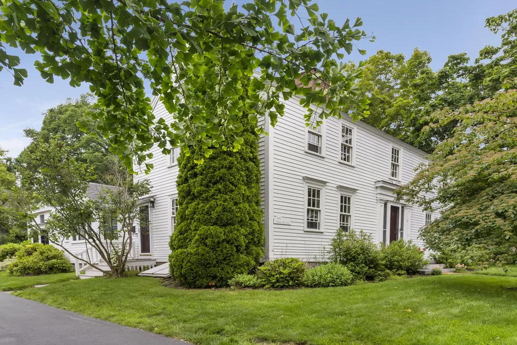 2 Pearl Street Kennebunkport ME 04046