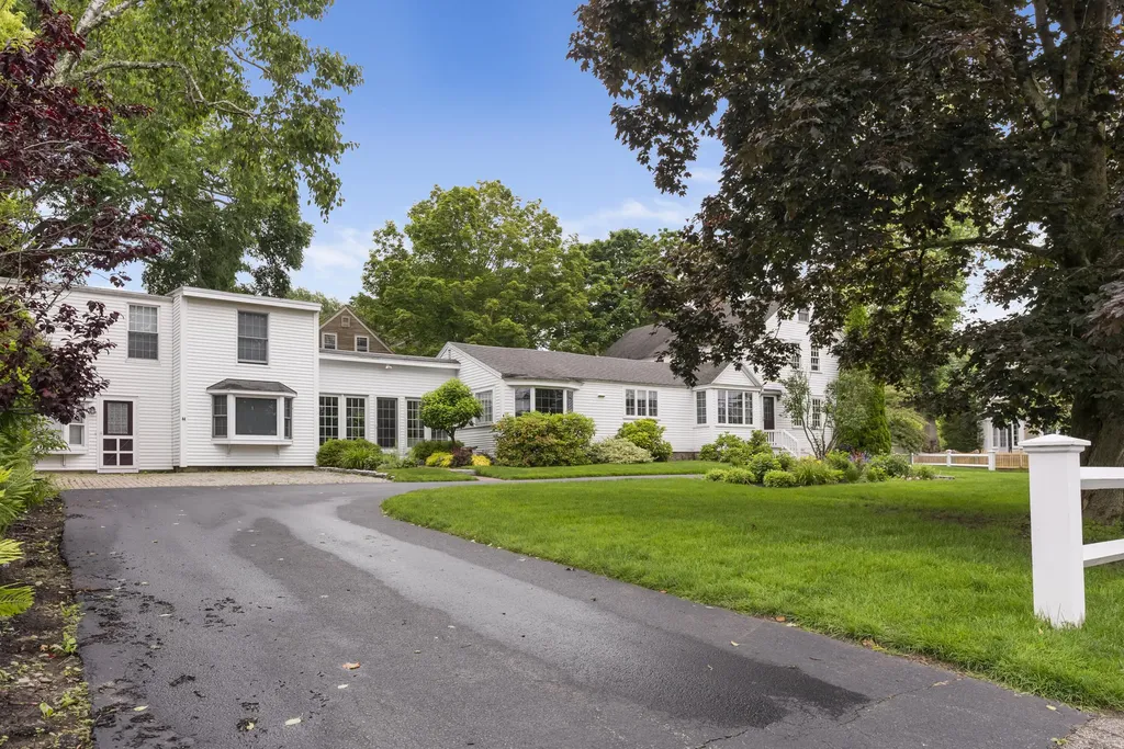 2 Pearl Street Kennebunkport ME 04046
