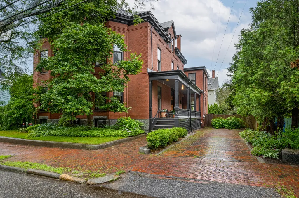 326 Spring Street Portland ME 04102