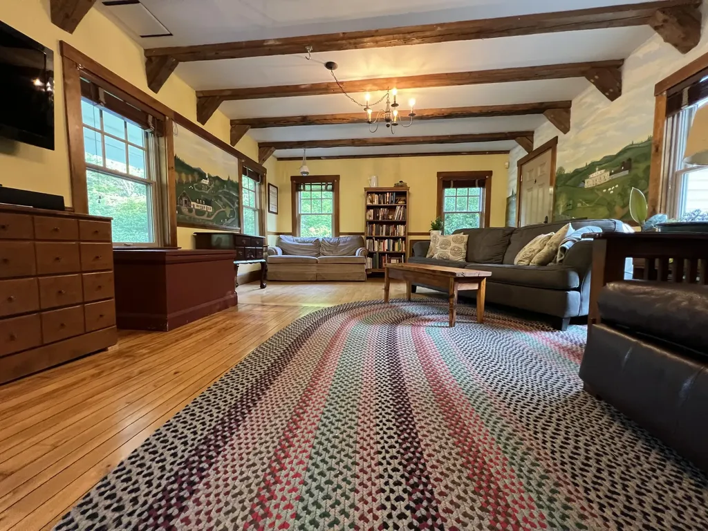 225 Warren Road Monmouth ME 04259