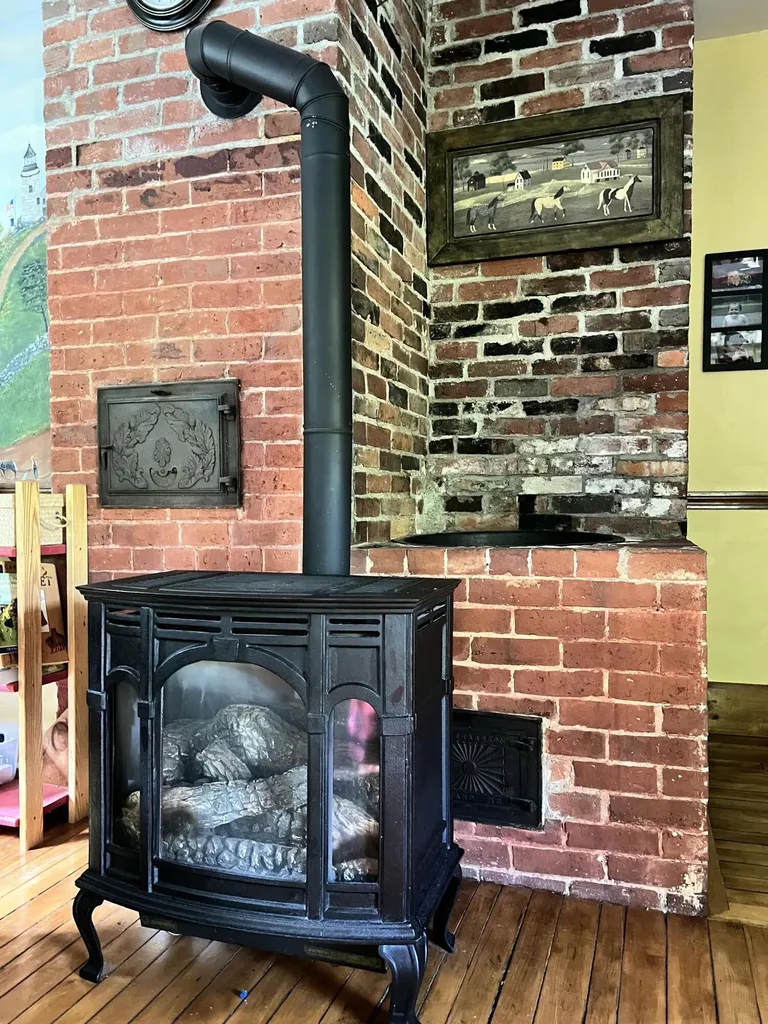 225 Warren Road Monmouth ME 04259