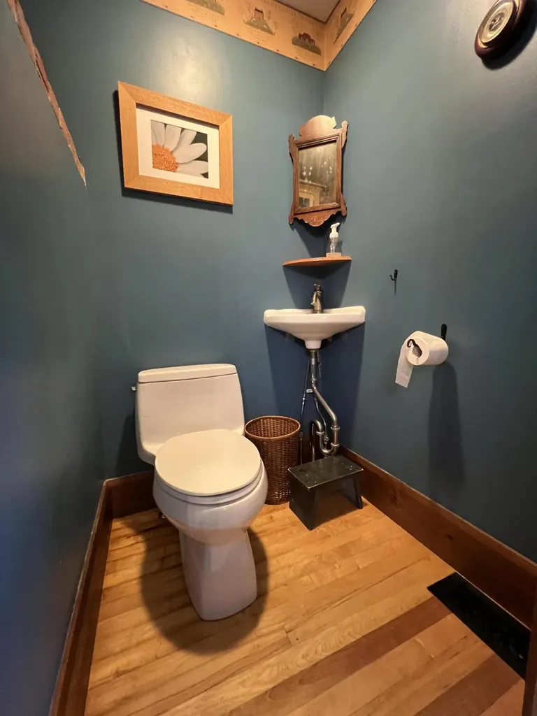 225 Warren Road Monmouth ME 04259