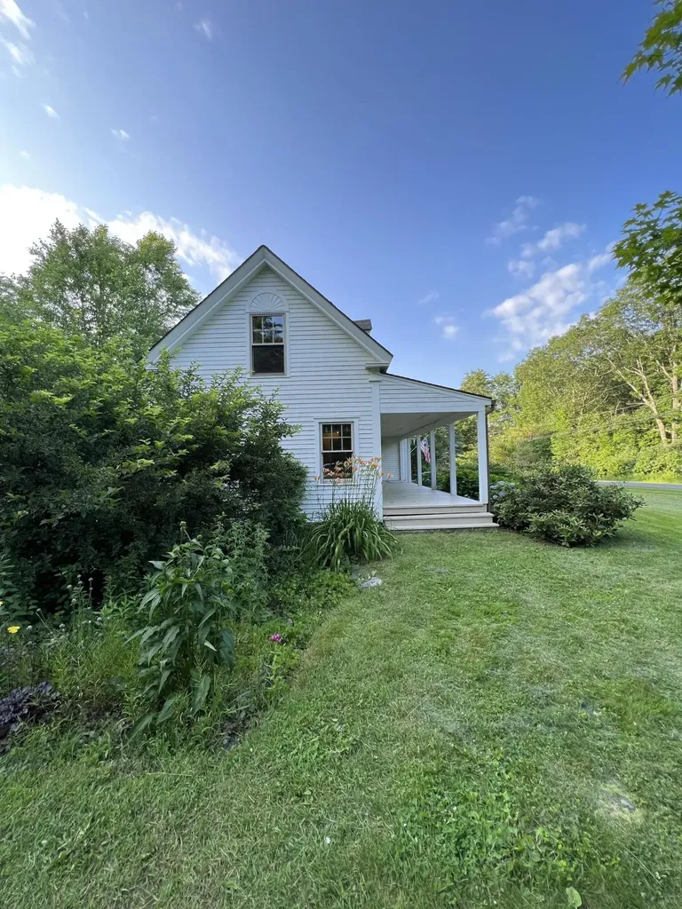 225 Warren Road Monmouth ME 04259