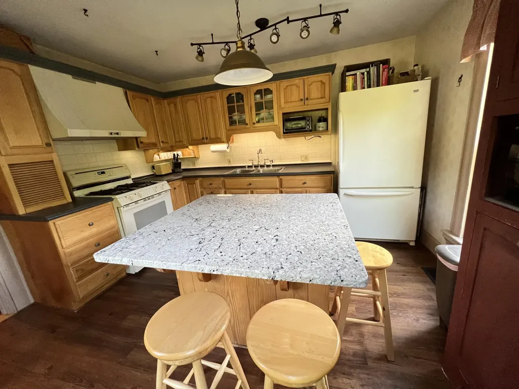 225 Warren Road Monmouth ME 04259
