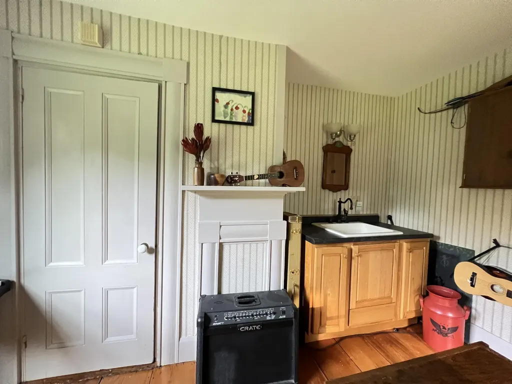 225 Warren Road Monmouth ME 04259