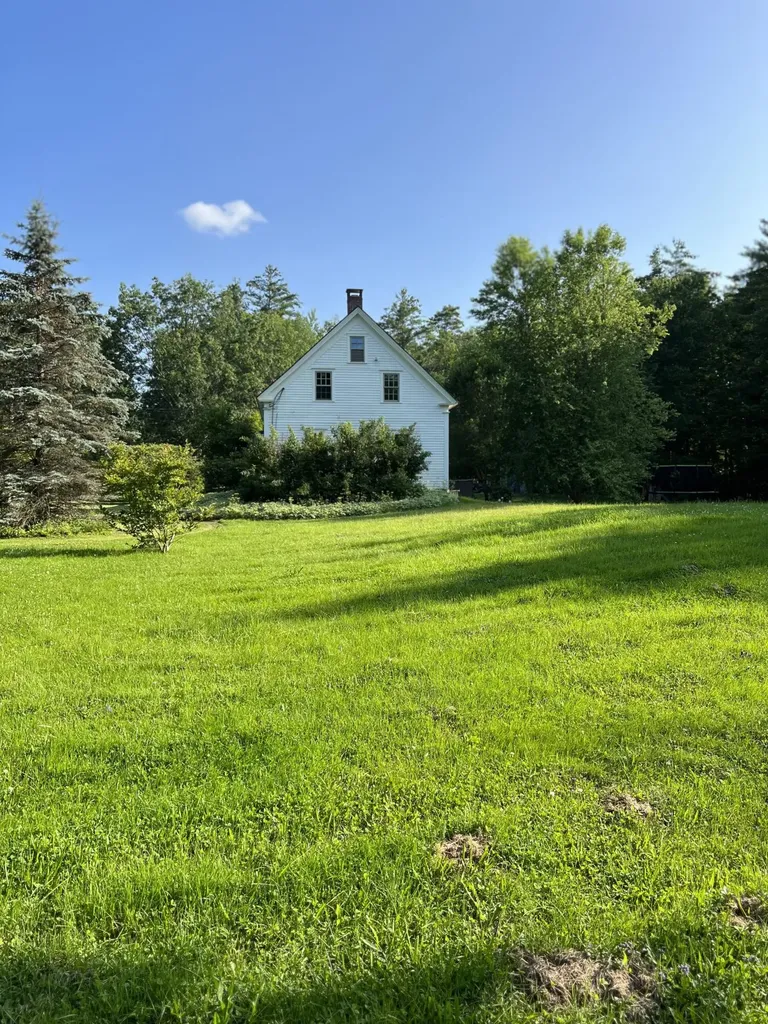 225 Warren Road Monmouth ME 04259