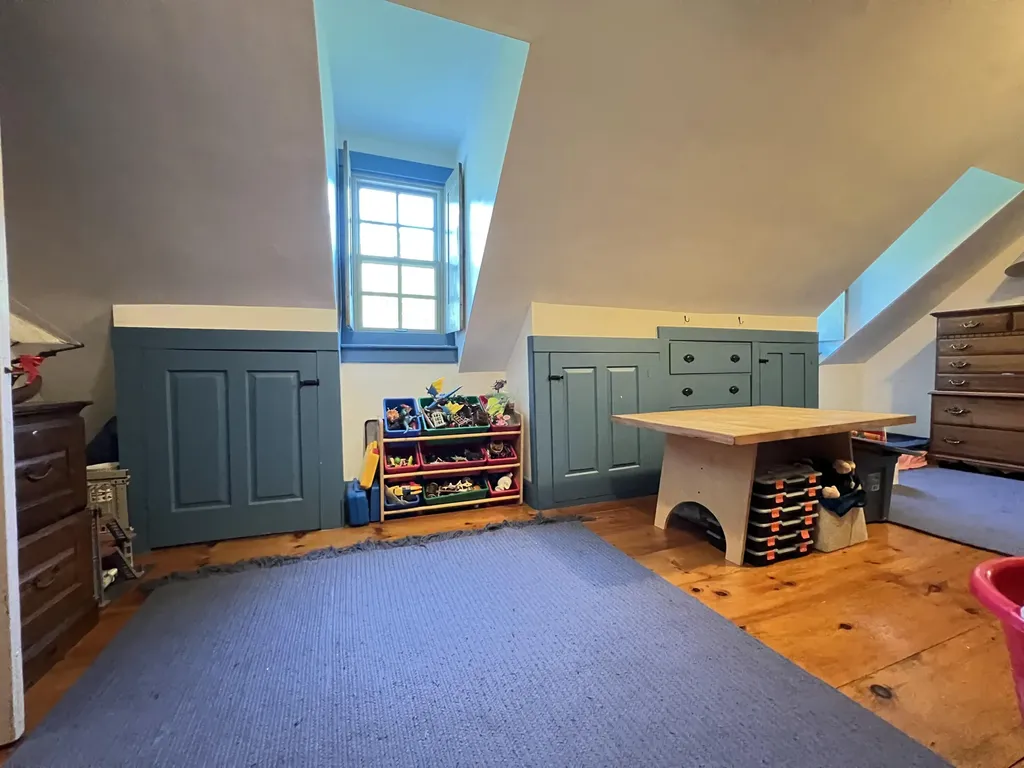 225 Warren Road Monmouth ME 04259