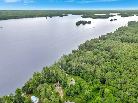 52 Larson Lane Winthrop ME 04364