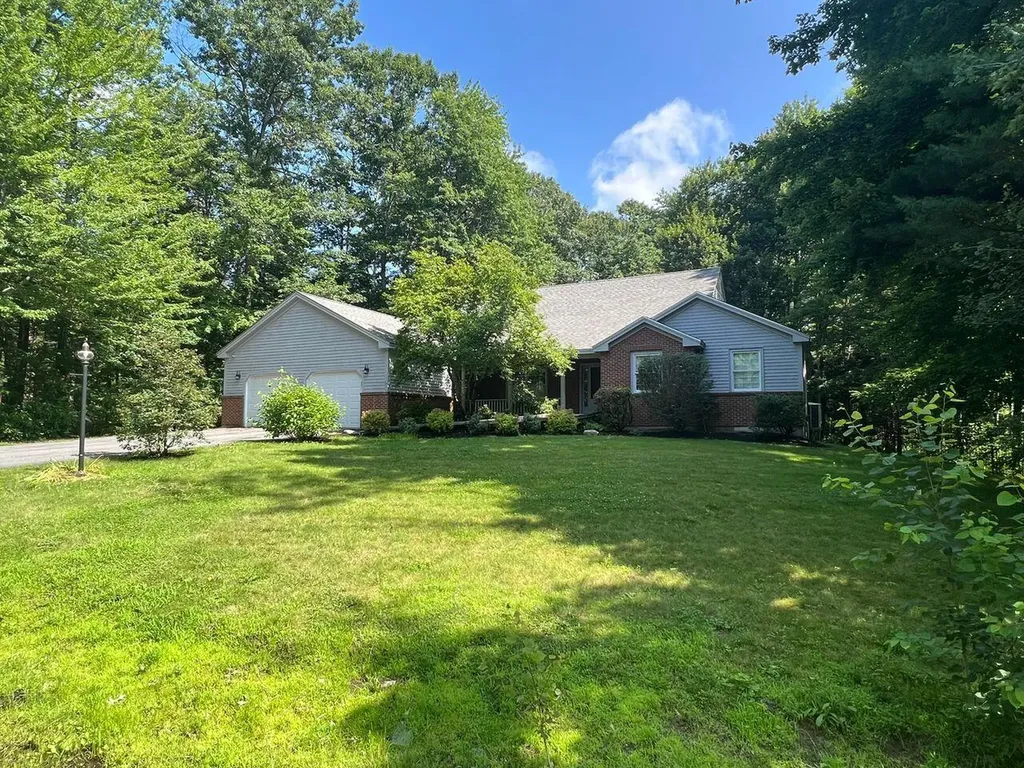 8 Terison Drive Falmouth ME 04105