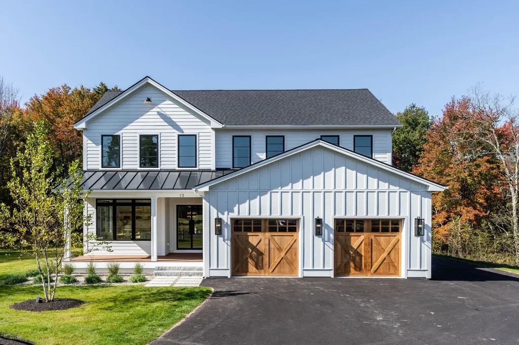 13 Kismet Lane Falmouth ME 04105