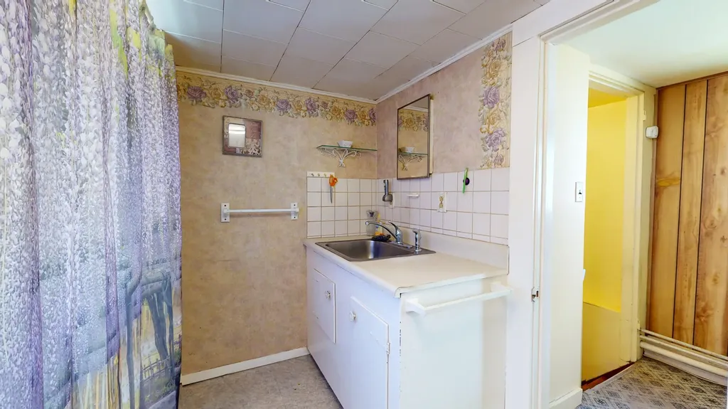 287 East Road Wales ME 04280