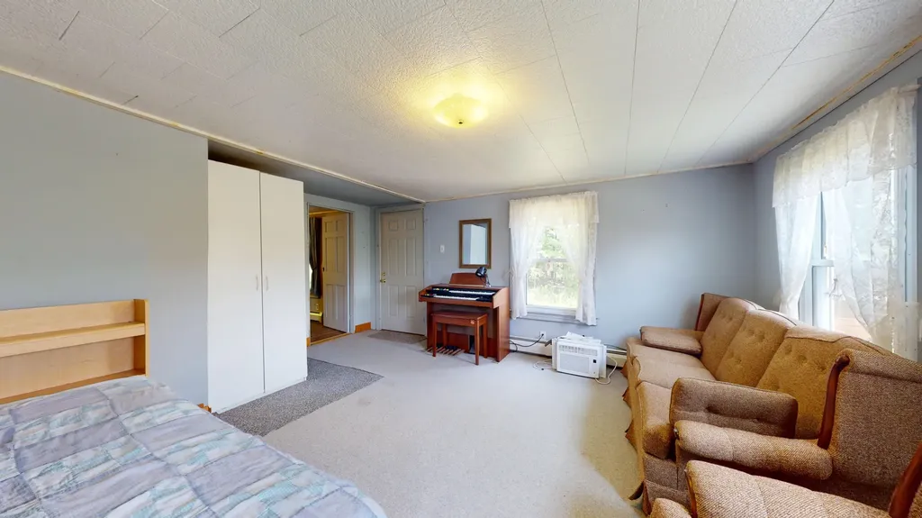 287 East Road Wales ME 04280