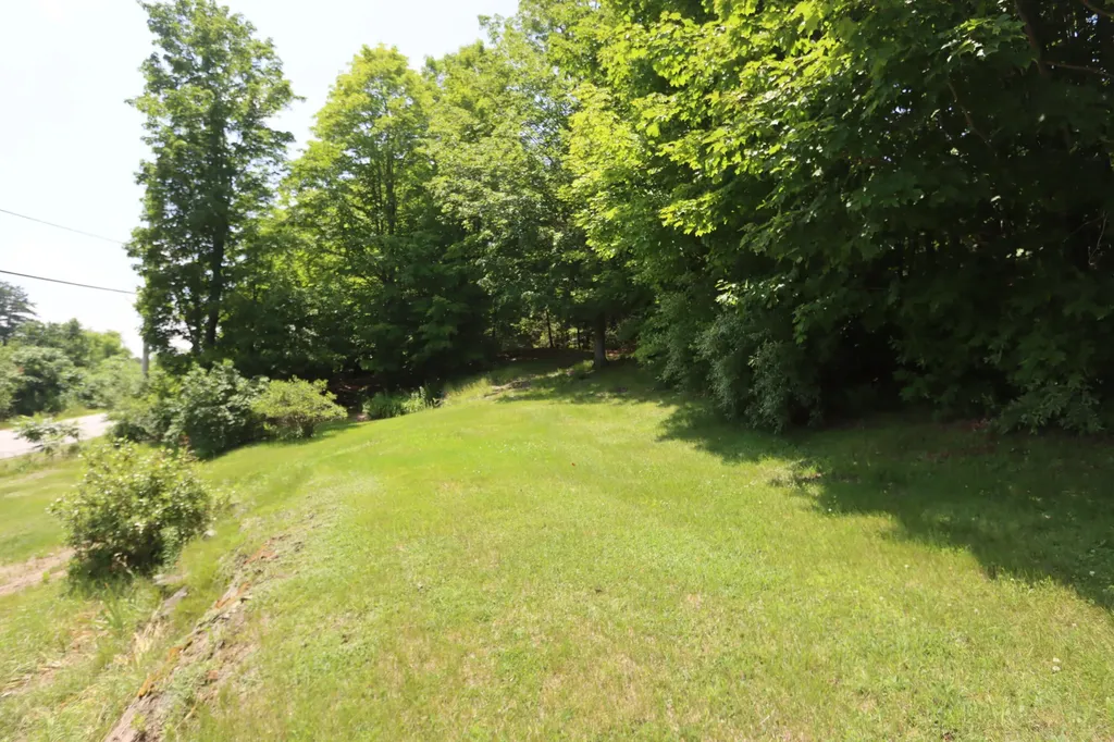 287 East Road Wales ME 04280