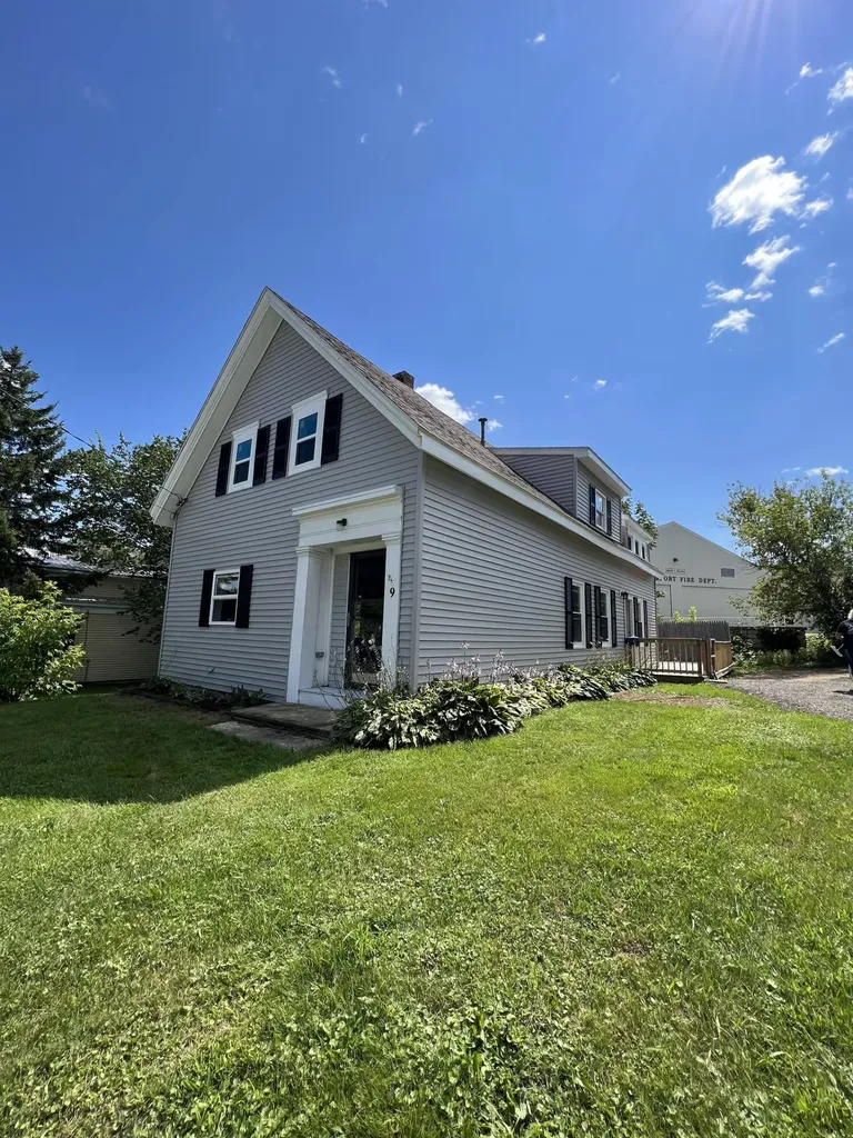 9 Washington Street Winterport ME 04496