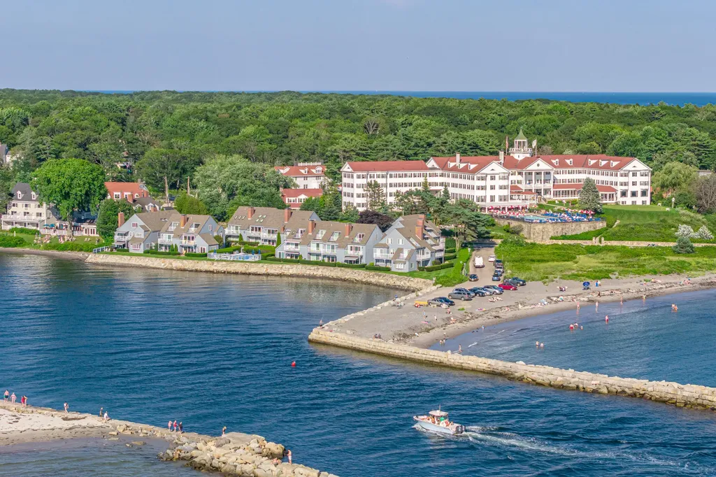 135 Ocean Avenue Kennebunkport ME 04046