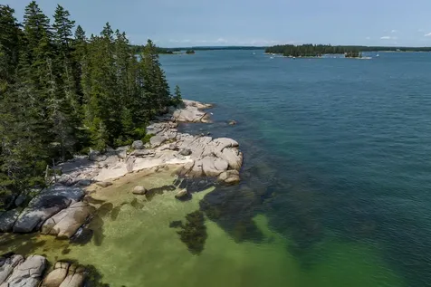 39 Yankee Maid Lane Deer Isle ME 04627