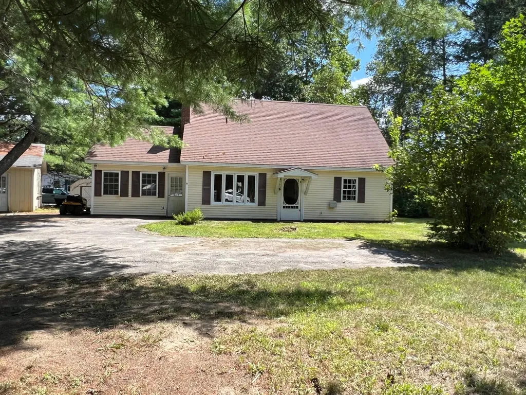3 Pine Street Newport ME 04953