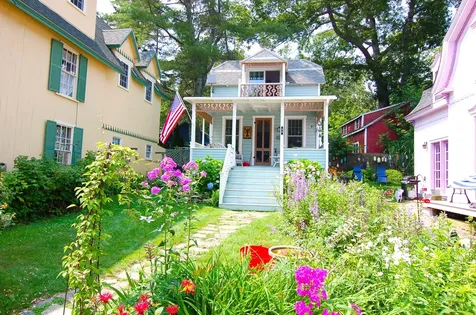 33 Broadway Northport ME 04849