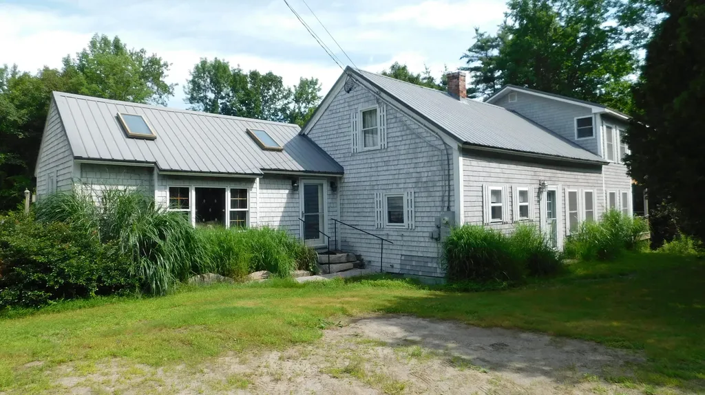 915 Canaan Road Hartland ME 04943