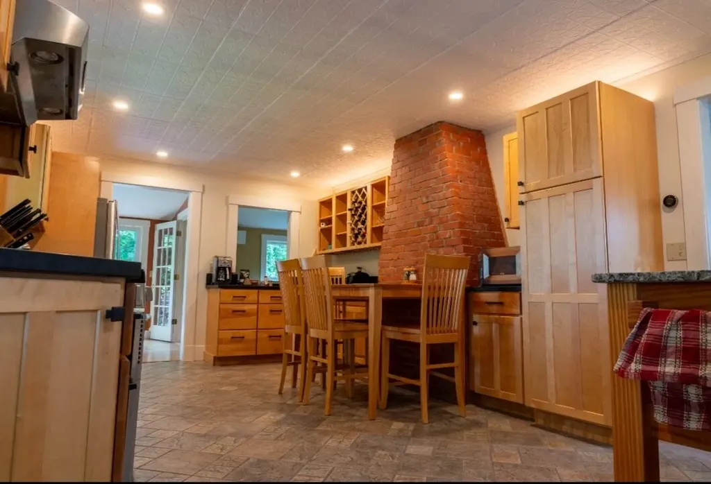 12 Riverview Street Veazie ME 04401