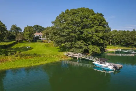 17 Hartley Farm Lane Kittery ME 03904