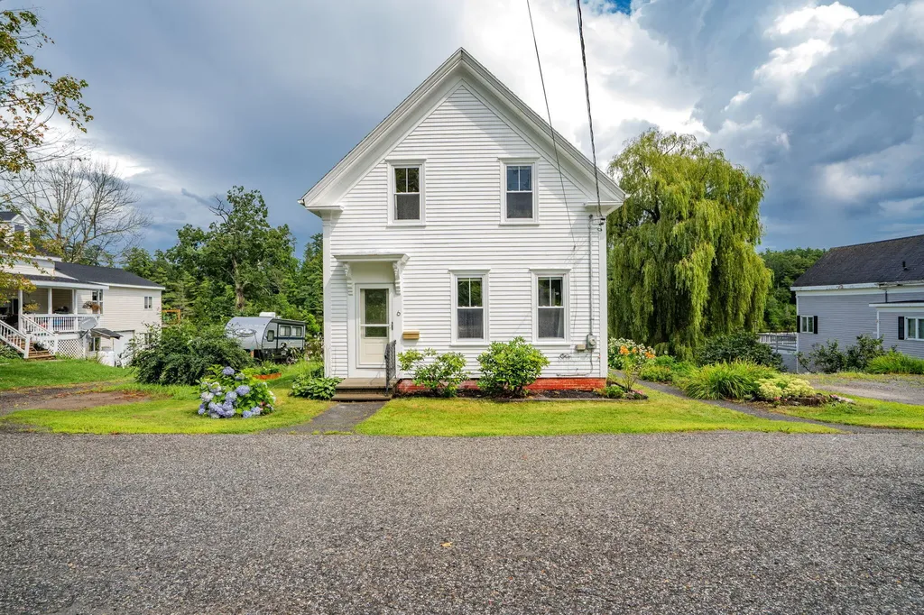6 Water Street Richmond ME 04357