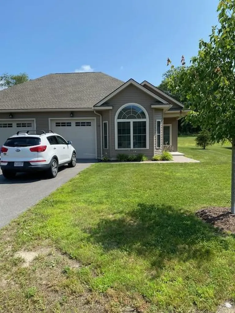 14 Killarney Court Veazie ME 04401