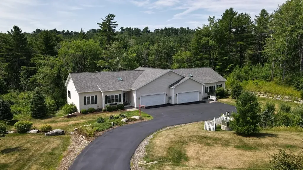 21 Primrose Place Bangor ME 04401
