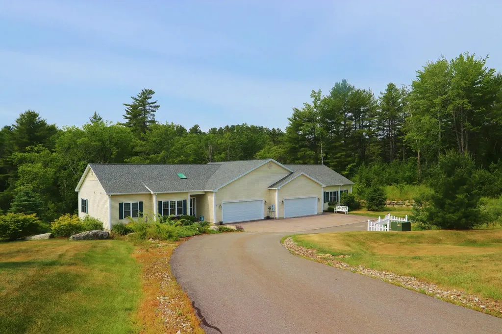 21 Primrose Place Bangor ME 04401