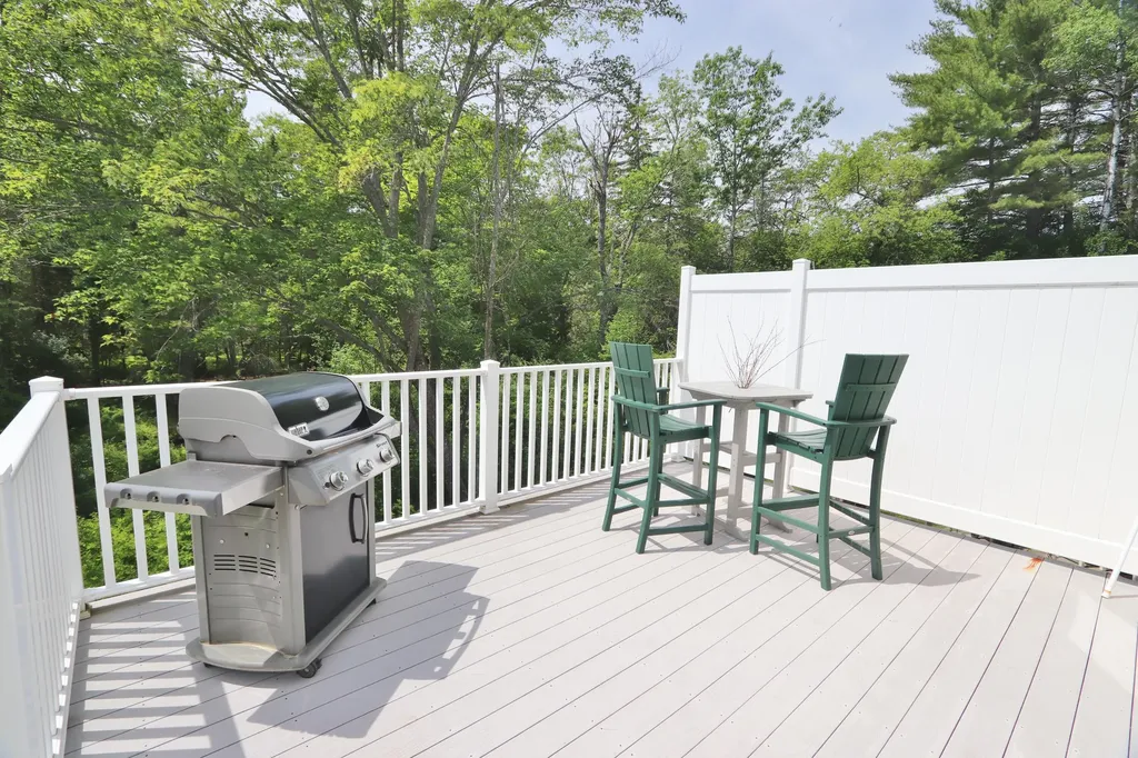 21 Primrose Place Bangor ME 04401