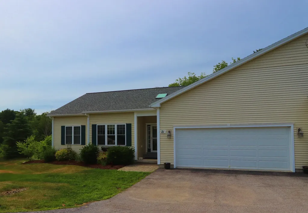 21 Primrose Place Bangor ME 04401