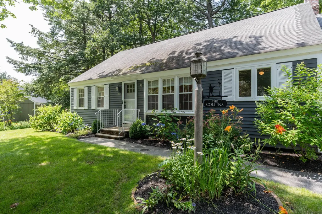 45 Applegate Lane Falmouth ME 04105