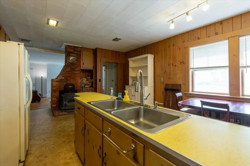 1014 Main Street Waldoboro ME 04572