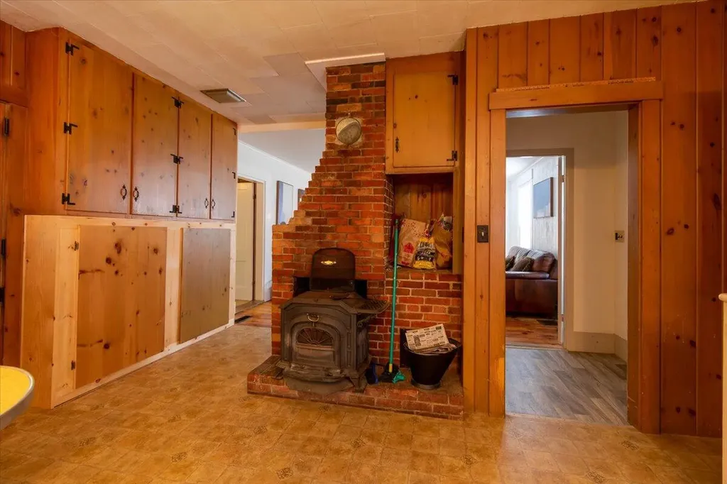 1014 Main Street Waldoboro ME 04572