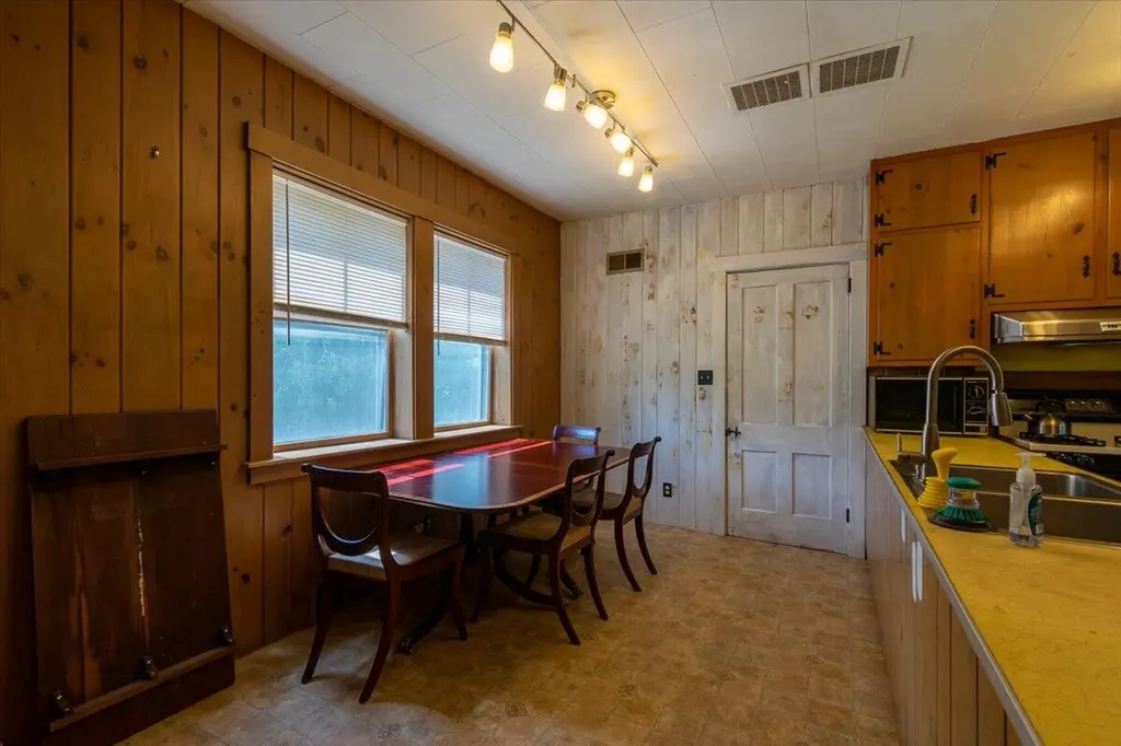 1014 Main Street Waldoboro ME 04572