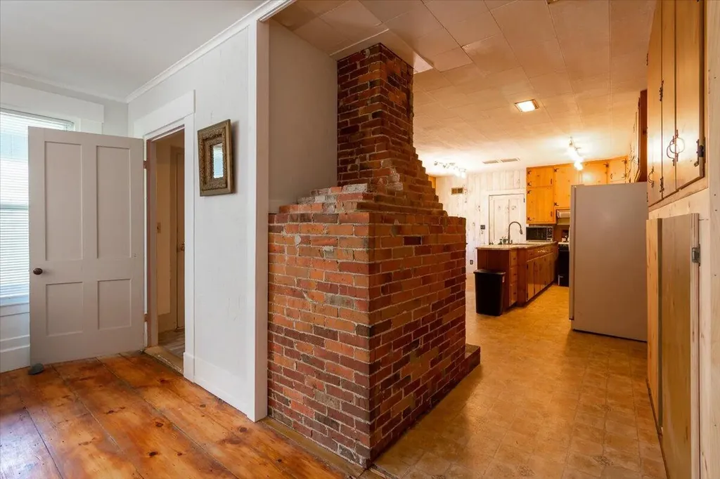1014 Main Street Waldoboro ME 04572