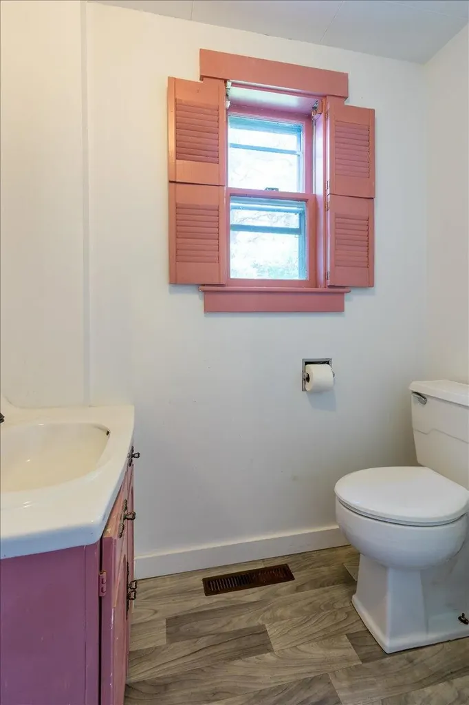 1014 Main Street Waldoboro ME 04572