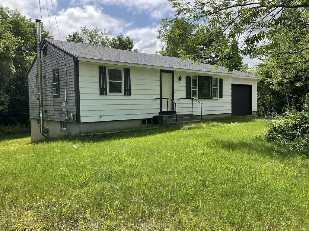 15 Andrew Terrace Limerick ME 04048
