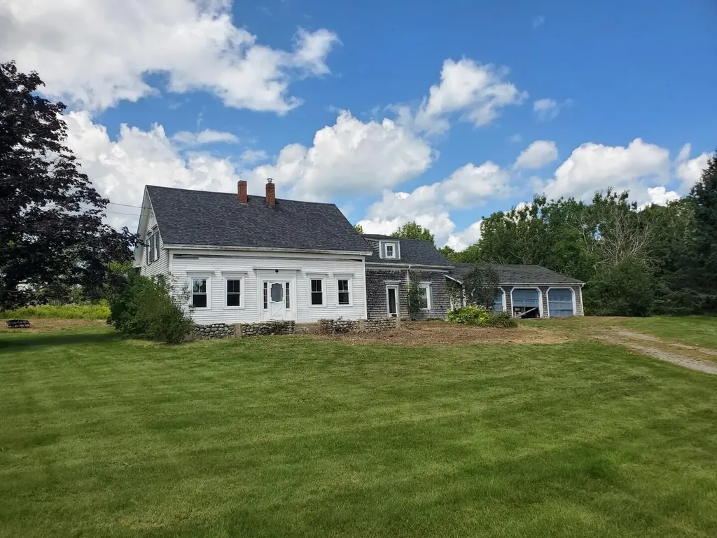 343 W Main Street Searsport ME 04974